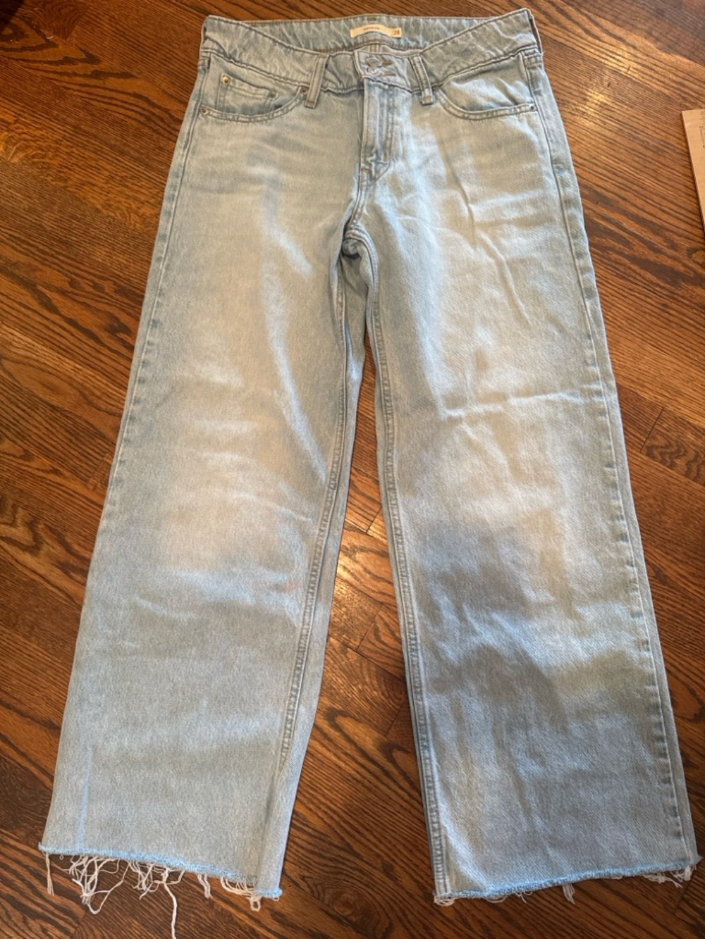 Light Wash woman’s Straight-Leg Jeans